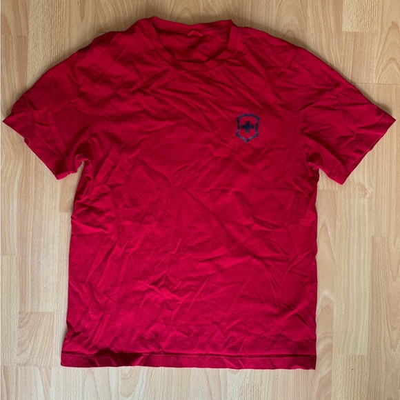 Victorinox Red Short Sleeve Men's Tee - Picture 1 of 4